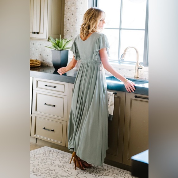 Baltic Born Jennifer Deep V Maxi Dress, Sage Green Size M - Picture 3 of 13